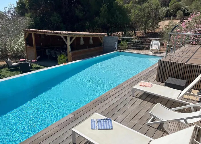 House With Sea View, Route De Palombaggia 别墅