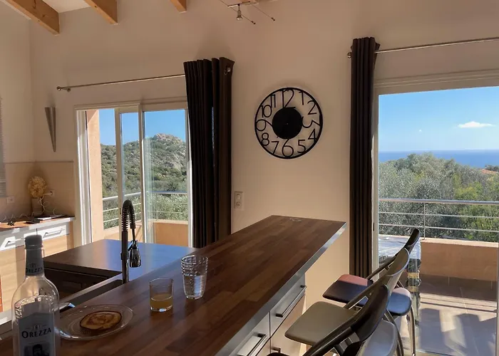 House With Sea View, Route De Palombaggia 别墅