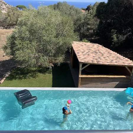 Villa House With Sea View, Route De Palombaggia *